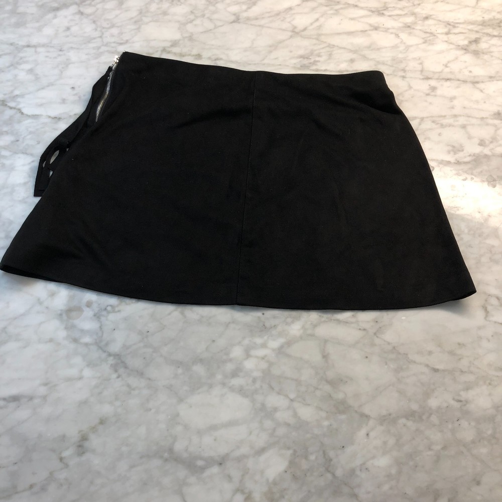 Zara Faux Suede Black Mini Skirt with Side Tassel Zipper Size Large